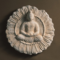 蓮華中仏坐像　カダリク（コータン）5～7世紀　龍谷大学図書館