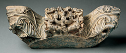 スーリヤ柱頭　１箇　片岩　ガンダーラ　2～3世紀　
　　平山郁夫シルクロード美術館